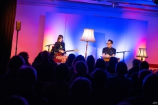 Lesung mit Live-Musik von Henny Herz in Schwabmünchen, 3.2.23 (Foto: Hans Grünthaler)